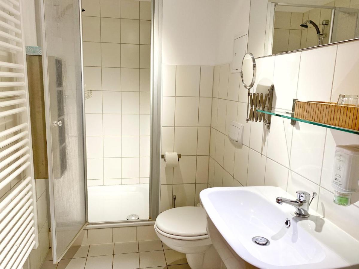 Sassnitz - Seaside Appartements Seaside Appartements, "Black-White" Bagian luar foto